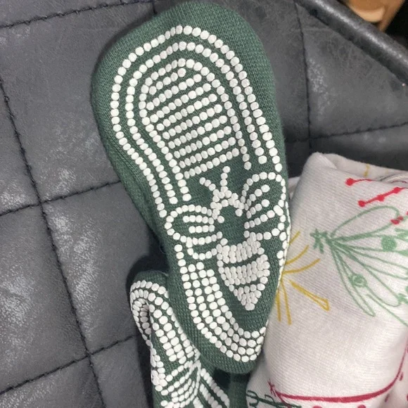 NWT!‎ Burt’s Bees Holiday Christmas Onesie - Picture 6 of 7